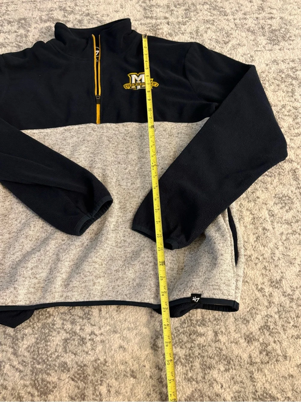 Men’s Large 47 Brand Marquette Golden Eagles Navy Grey Quarter Zip Sweater